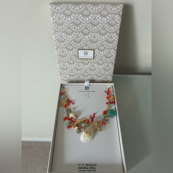 Viral house of Harlow 1960 gold shell Coral Charm Necklace - Picture 2 of 3